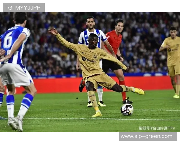 追溯最早期足球球星的风采与他们对现代足球发展的深远影响 追溯最早期足球球星的风采与他们对现代足球发展的深远影响